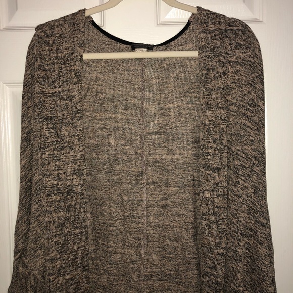 Quarter-length sleeve throw-over cardigan - Picture 2 of 5